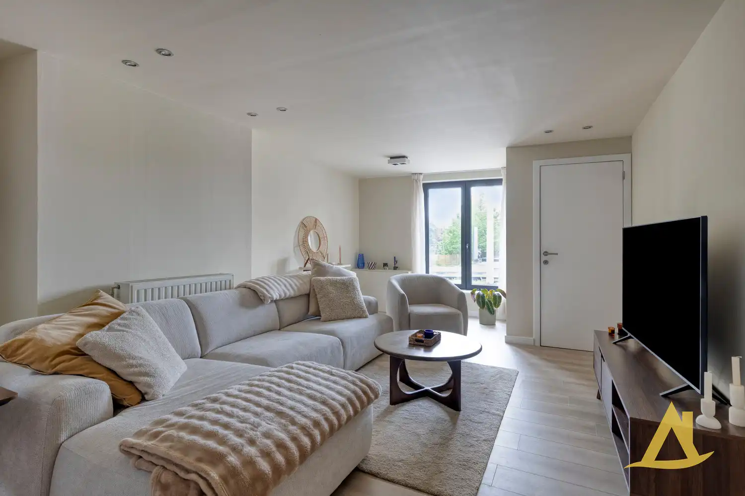 INSTAPKLARE, ENERGIEZUINIGE WONING, NABIJ HET CENTRUM VAN DIEST! foto 4