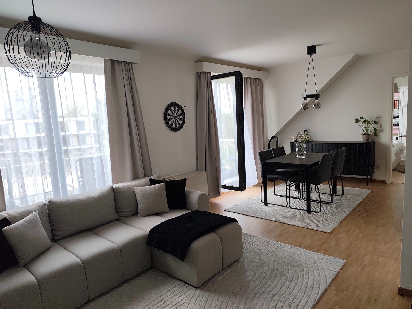 Lichtrijk 1-slaapkamerappartement in het centrum van Petegem foto 4