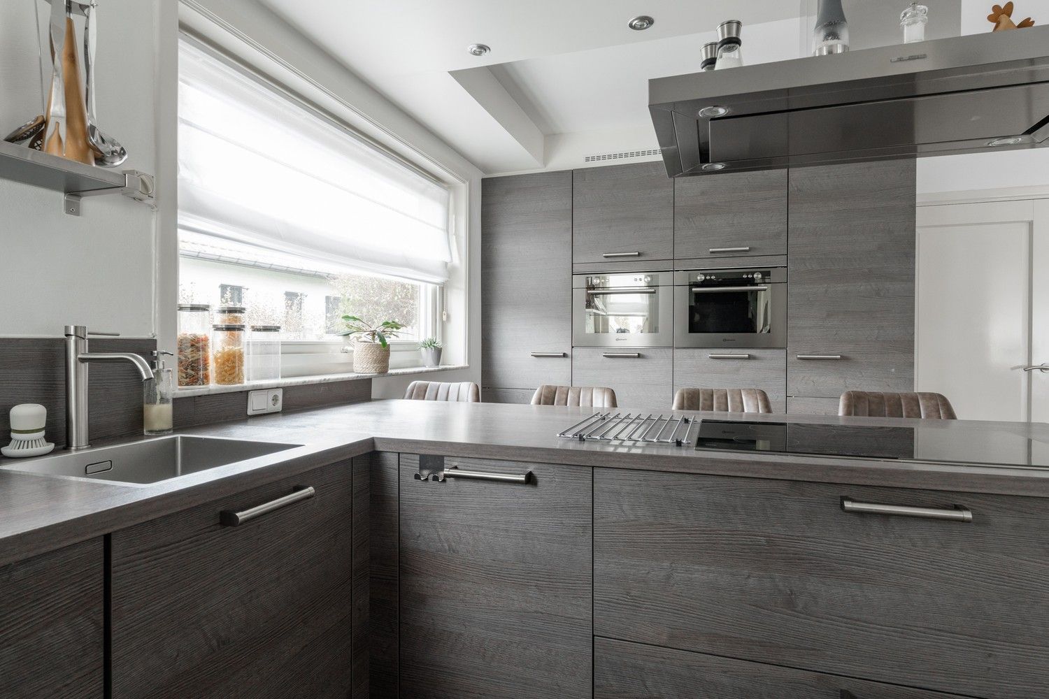 Vrijstaande woning met prachtig uitzicht op weilanden, rustige ligging nabij de Nederlandse grens! foto 18