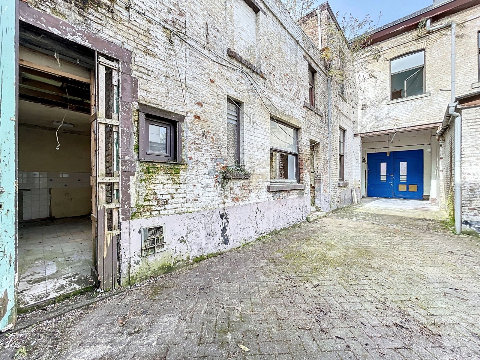 TE RENOVEREN GEBOUW foto 4