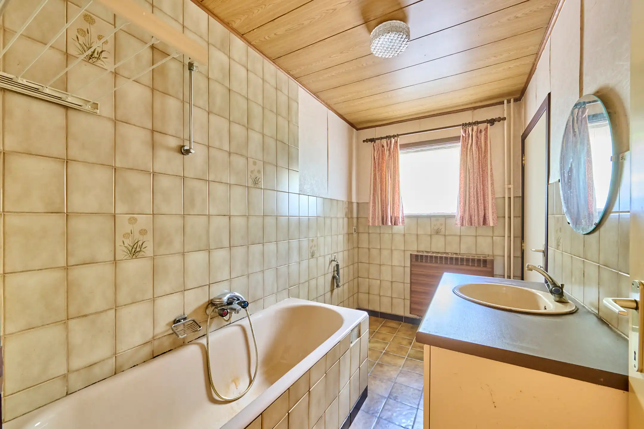 TE RENOVEREN WONING MET VEEL MOGELIJKHEDEN OP 3HA 54A38 CA foto 17