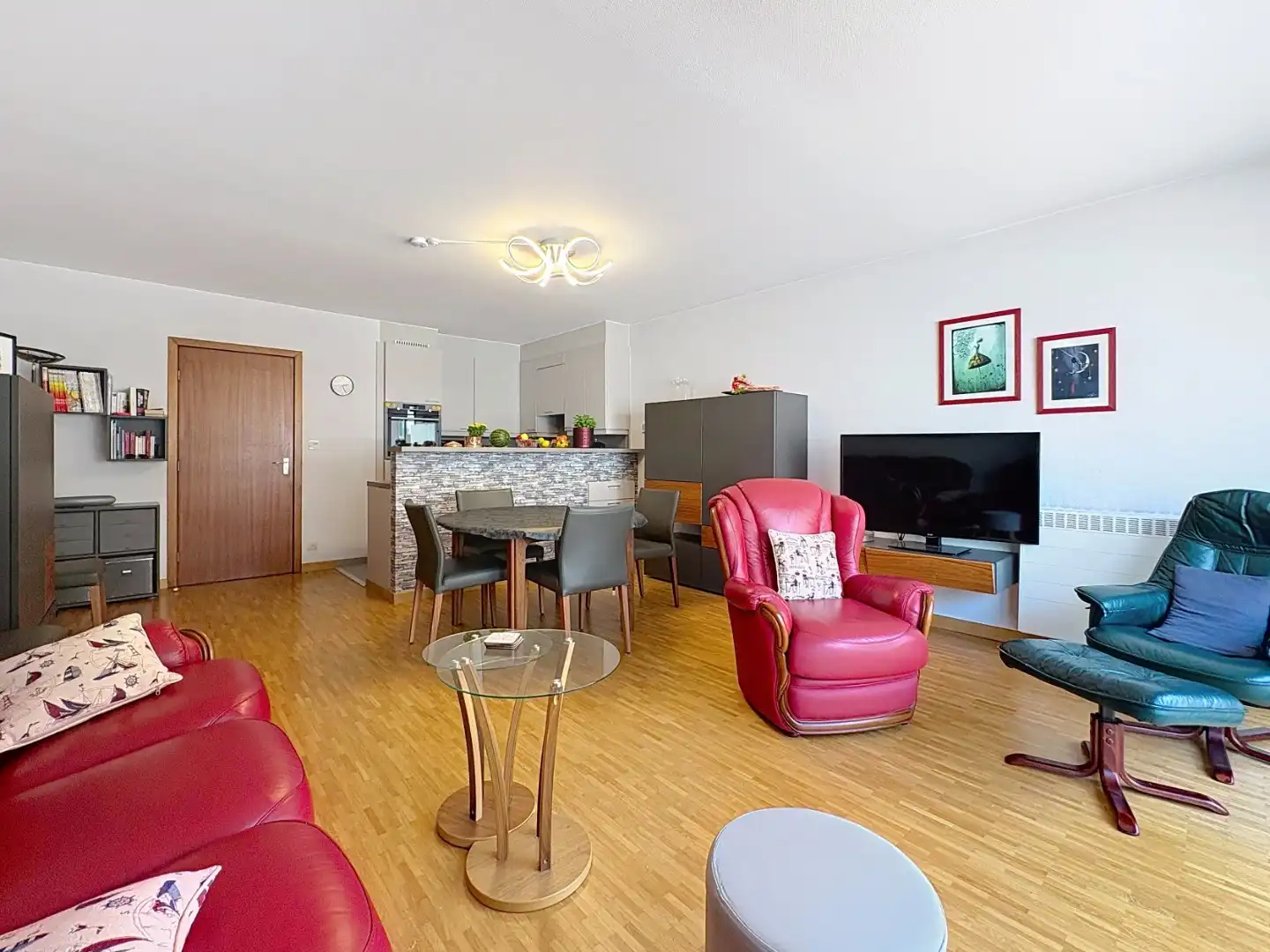 Instapklaar 2-slaapkamerappartement op toplocatie nabij zee foto 6