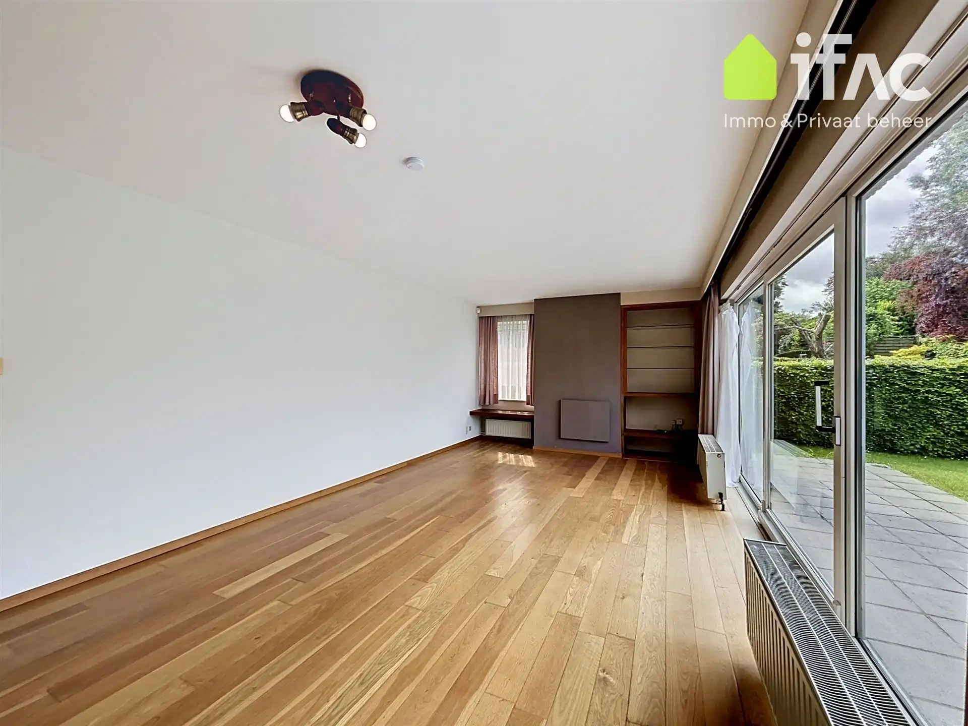 Goed gelegen 3 slaapkamer villa - vlakbij Park en centrum  foto 8
