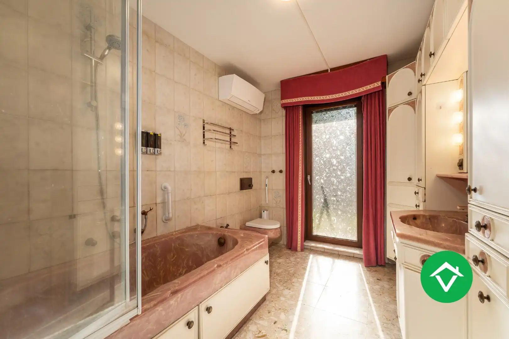 Zeer ruime en instapklare woning met veel mogelijkheden te Eernegem foto 19