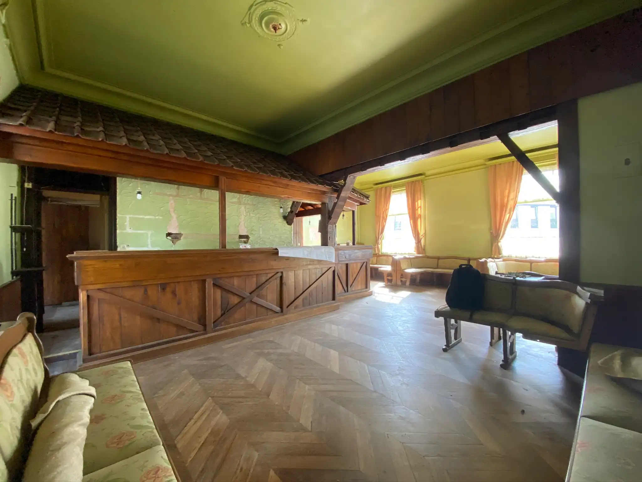 Zeer grondig te renoveren gebouw boordevol karakter foto 7