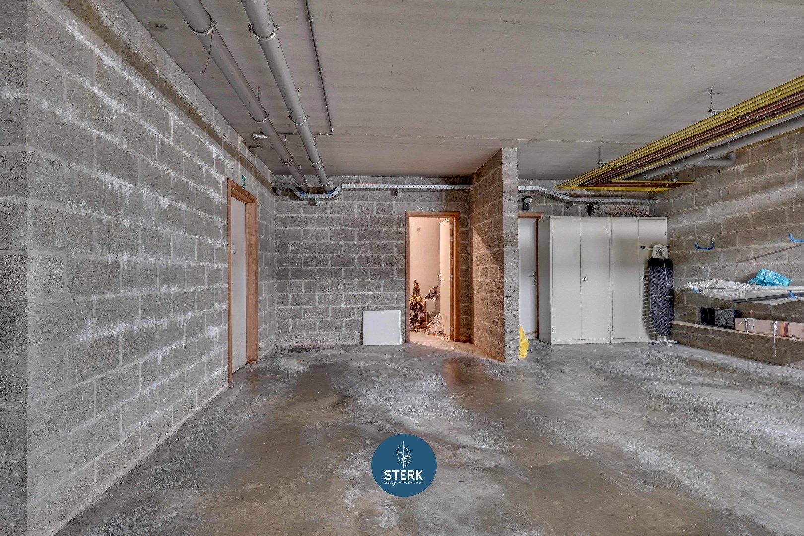 INSTAPKLAAR DUPLEX-APPARTEMENT MET 3 SLPKS EN 2 TERRASSEN TE REKEM !  foto 18