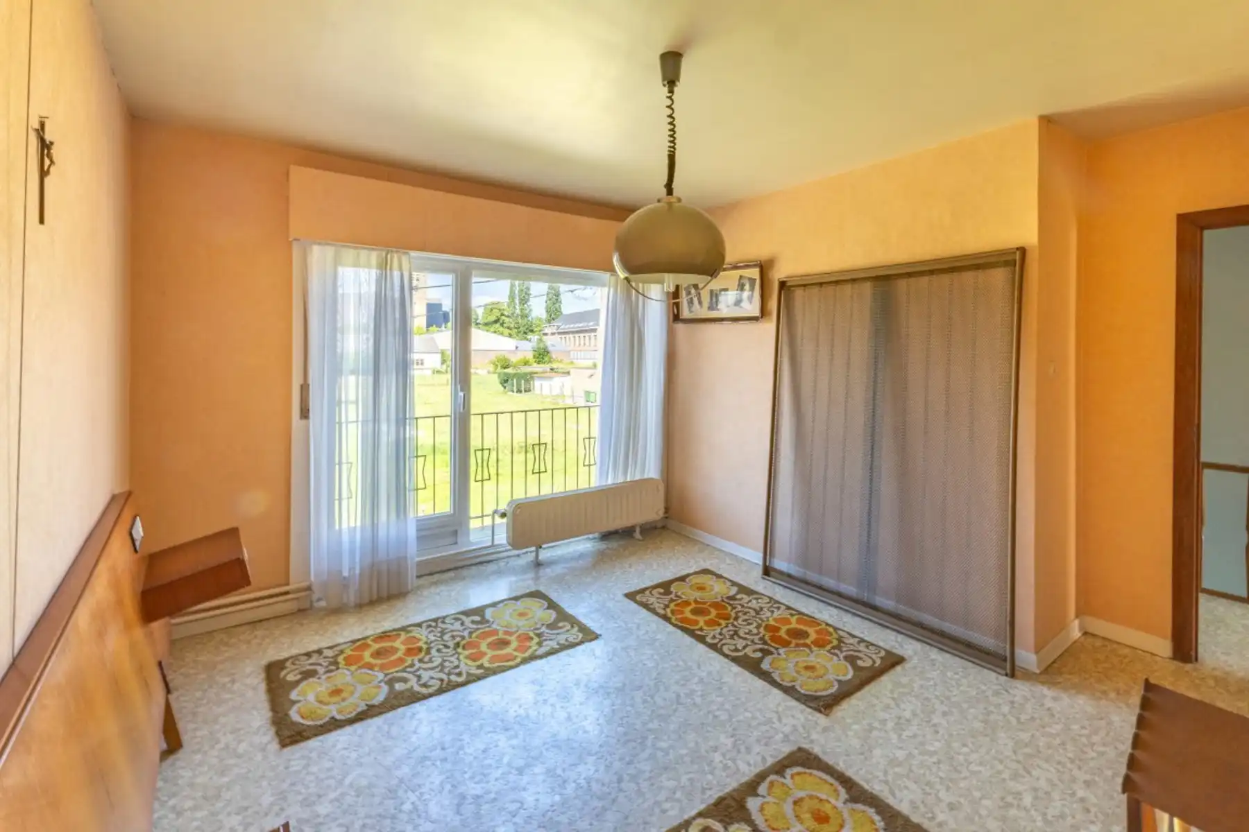 Gezinswoning met grote tuin in groene omgeving foto 14