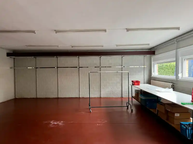 BEDRIJFSGEBOUW - OPSLAGRUIMTE 520 m² MET PARKING foto 5