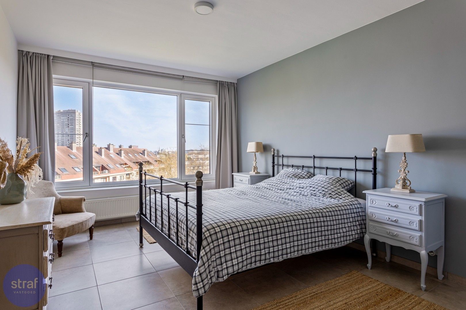 Gerenoveerd appartement met 3 slaapkamers op de 6de verdieping foto 11