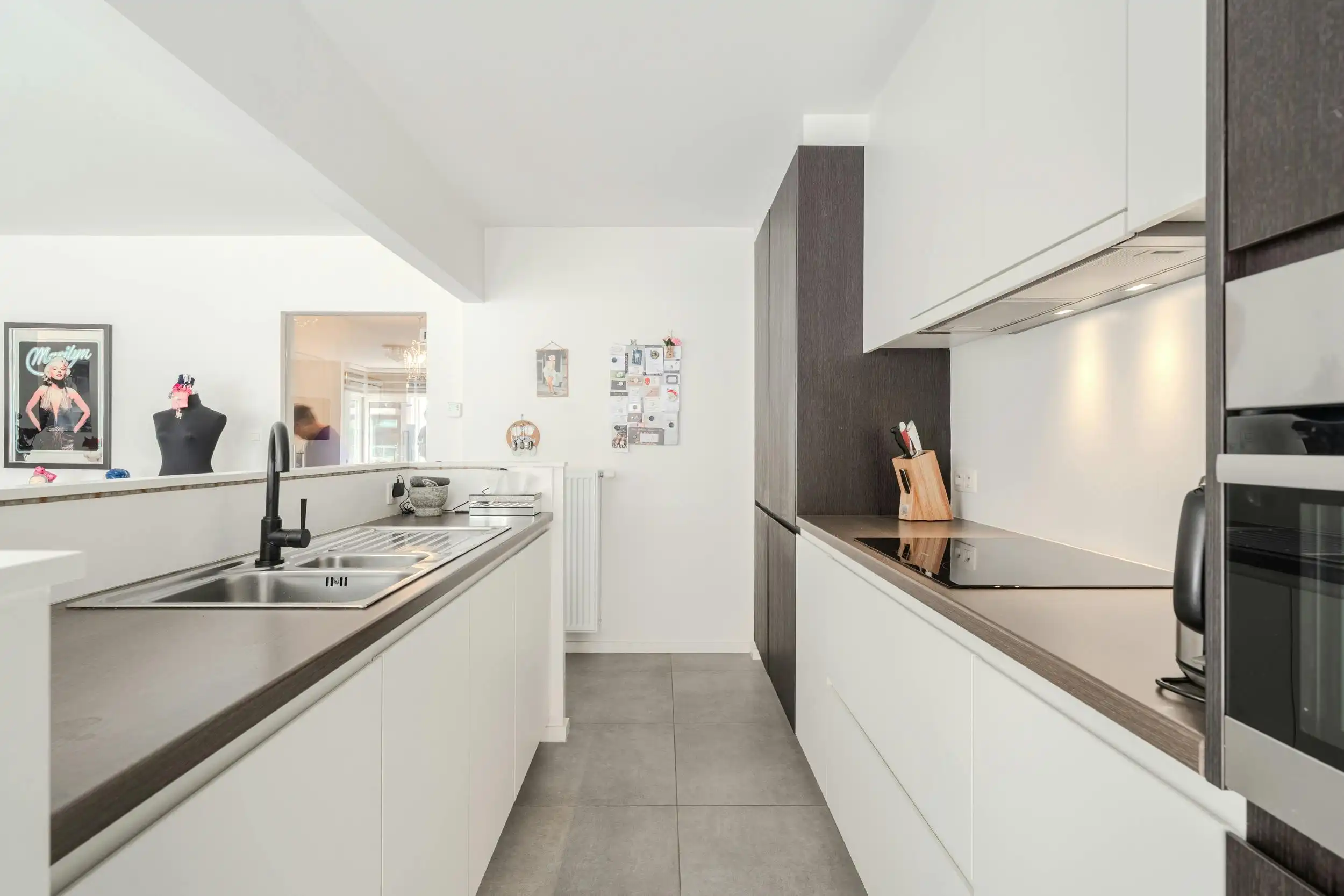 Gerenoveerd 2 slaapkamer appartement op topligging! foto 6