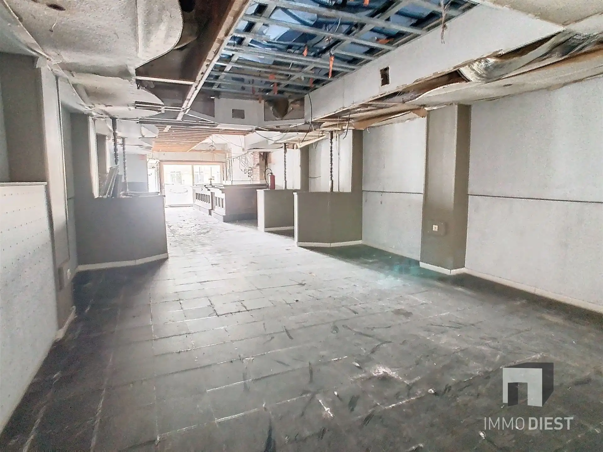 Handelspand met bovenliggend appartement. foto 5