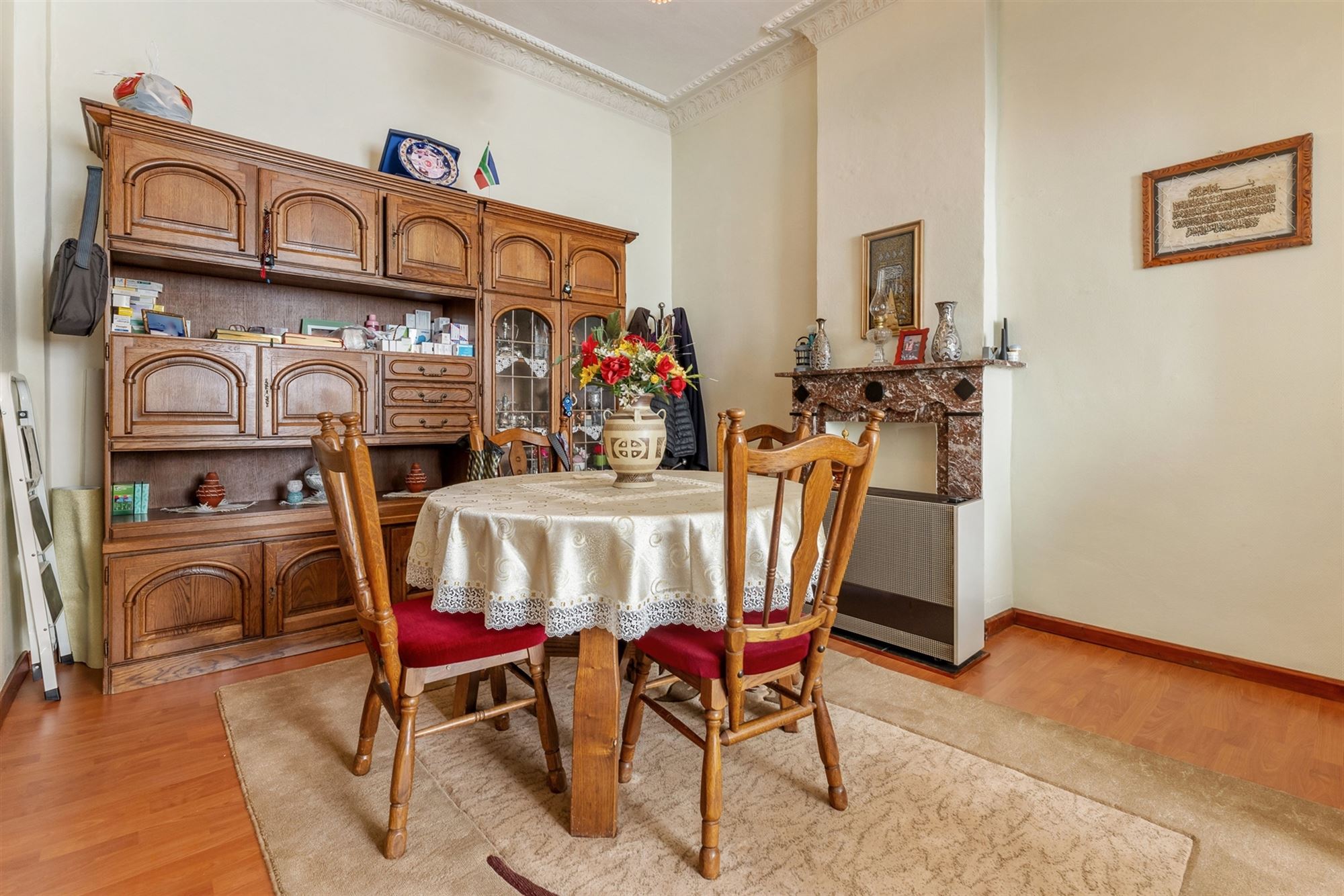 CENTRAAL GELEGEN WONING (197M²) MET 5 SLAAPKAMERS EN BUITENRUIMTE TE HASSELT CENTRUM foto 4