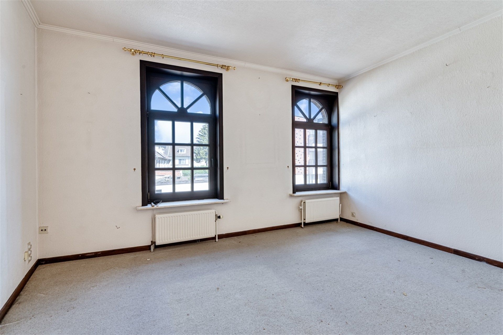 Knusse woning met twee slaapkamers en koer foto 12