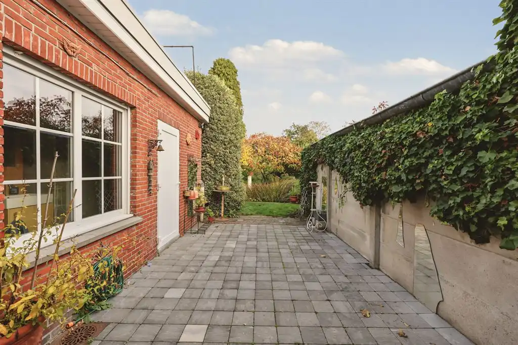 Charmante halfopen woning met grote tuin te Turnhout foto 5