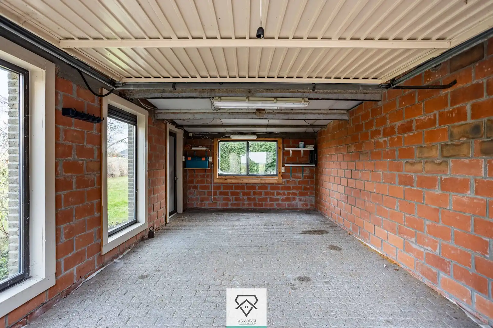 Moderne instapklare villa te koop met zonnige tuin foto 21