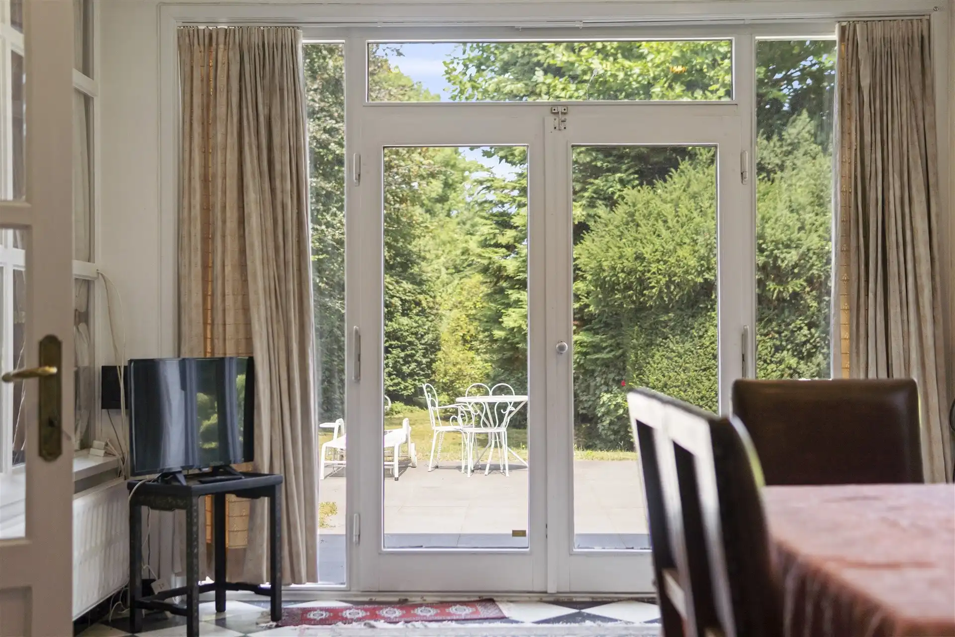 Voormalige dokterswoning, zeer unieke woning mt grote oppervlakten foto 30