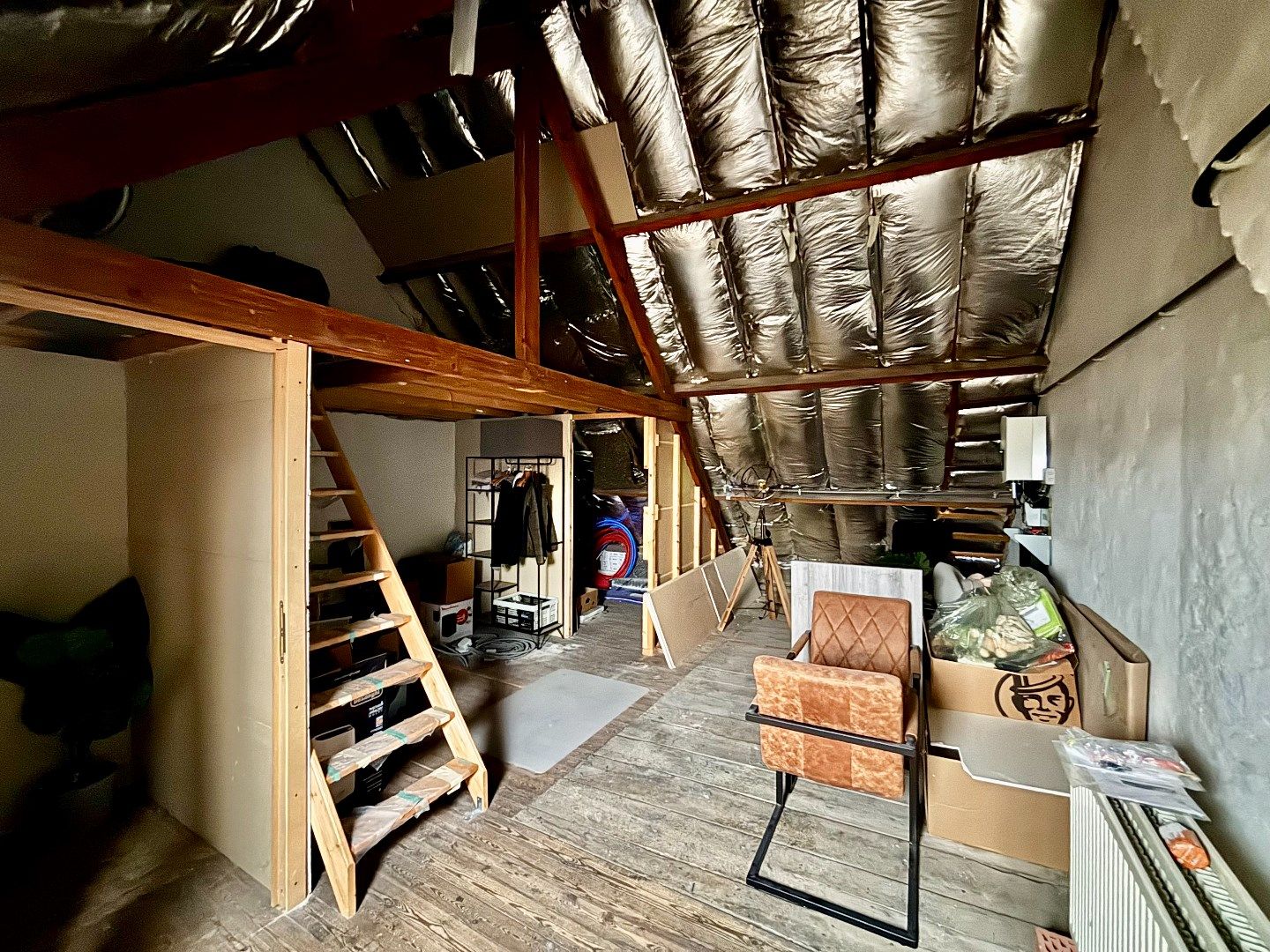 GOED ONDERHOUDEN WONING MET 3SLPK, PRACHTIGE BADKAMER EN GOED ONDERHOUDEN TUIN foto 11