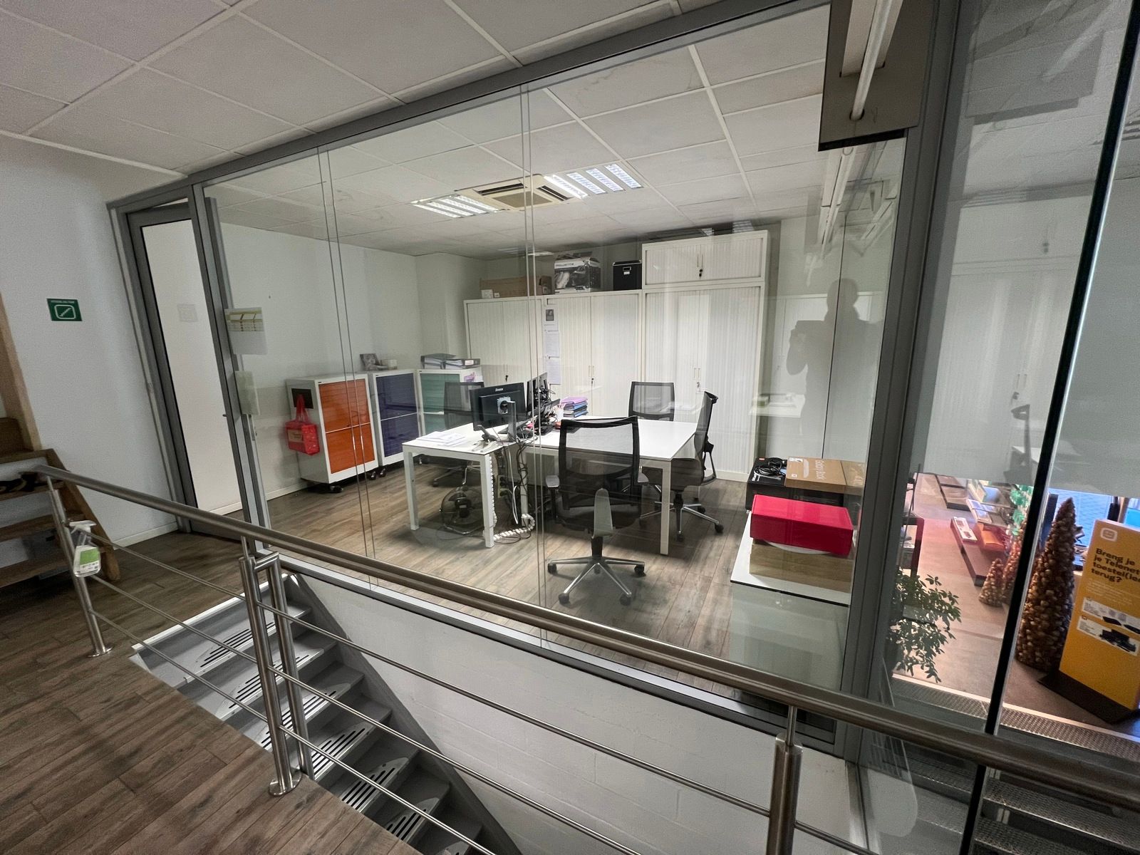 Opslagloods met kantoorfunctie. foto 8