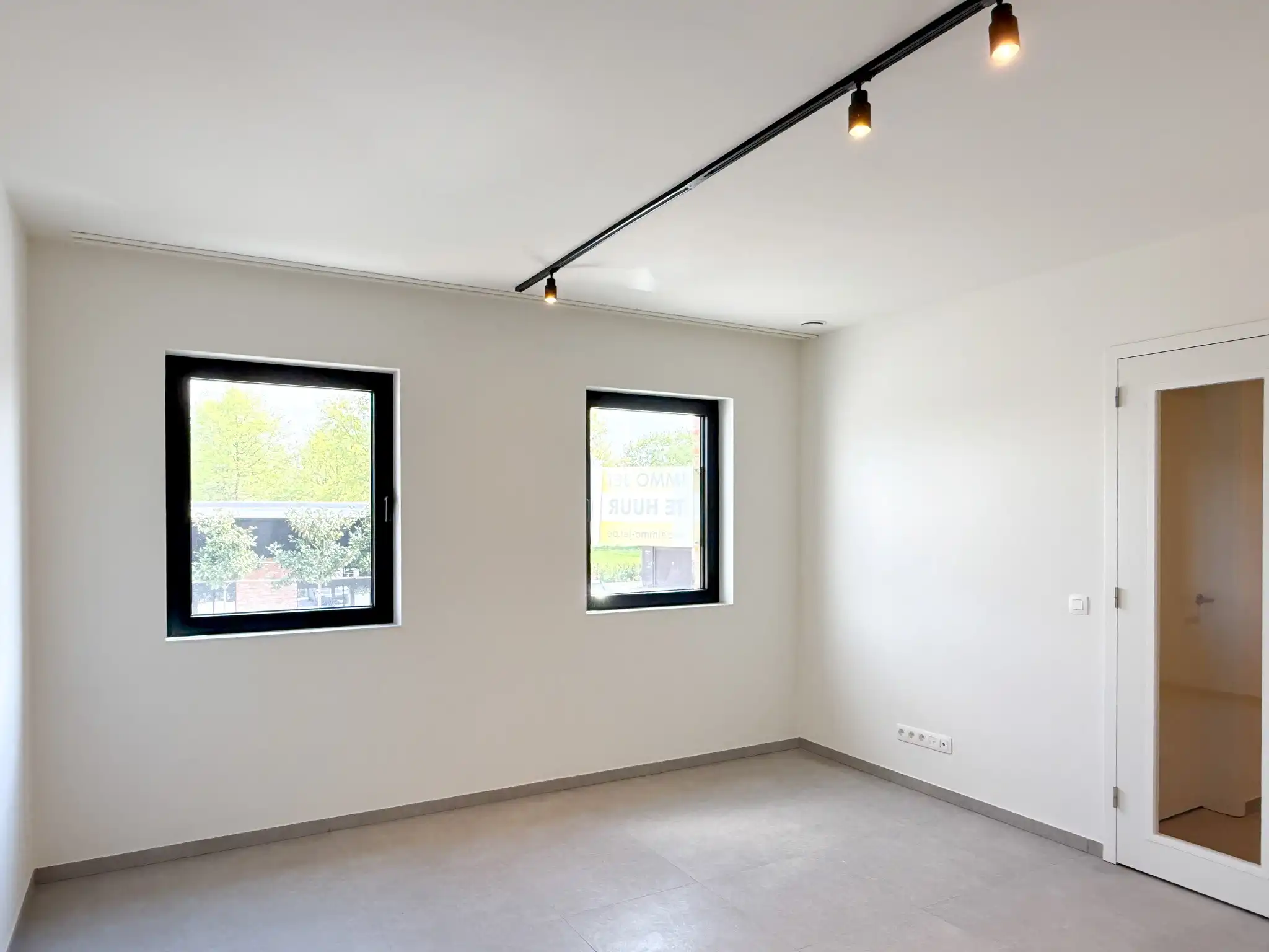 Lichtrijk nieuwbouwappartement met twee slaapkamers, terras en autostaanplaats foto 7