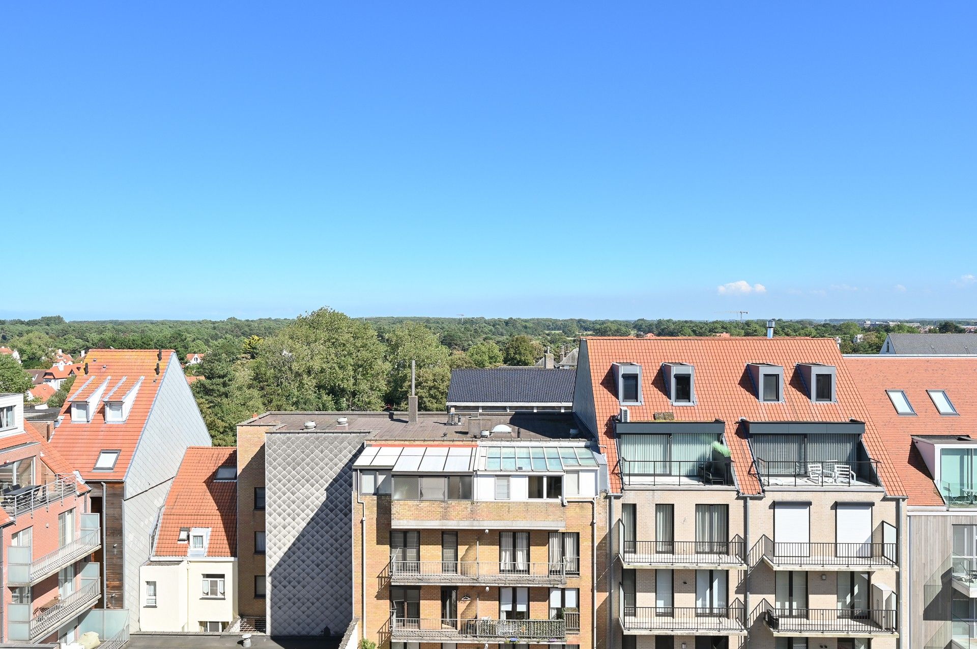 Prachtig gerenoveerd duplexappartement met zonnig terras in hartje Knokke! foto 17