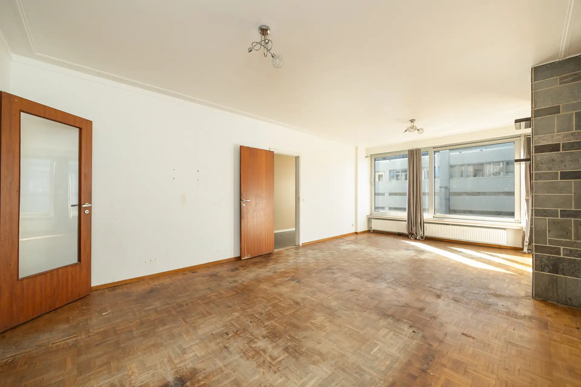 Appartement met 2 slpk, terras en autostaanplaats foto 3