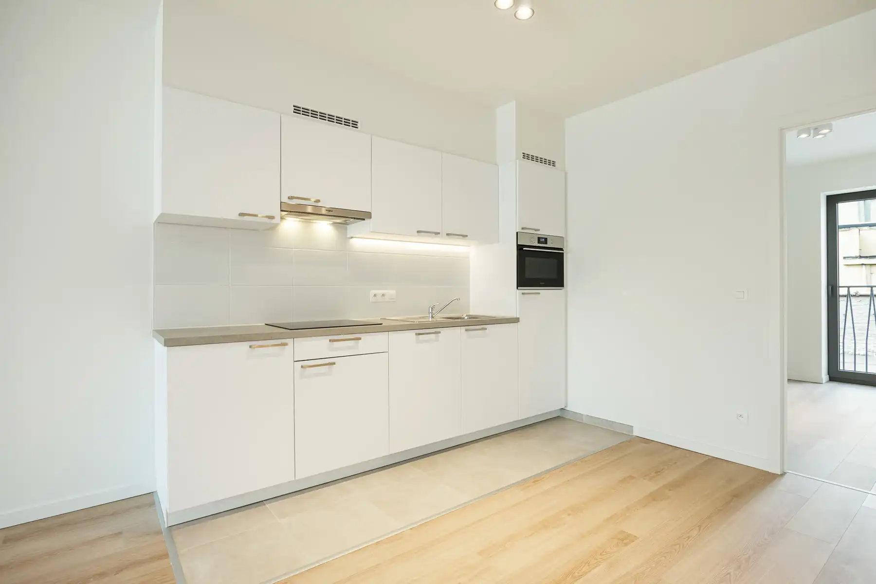 Nieuw appartement met 2 slaapkamers, terras en staanplaats! foto 5