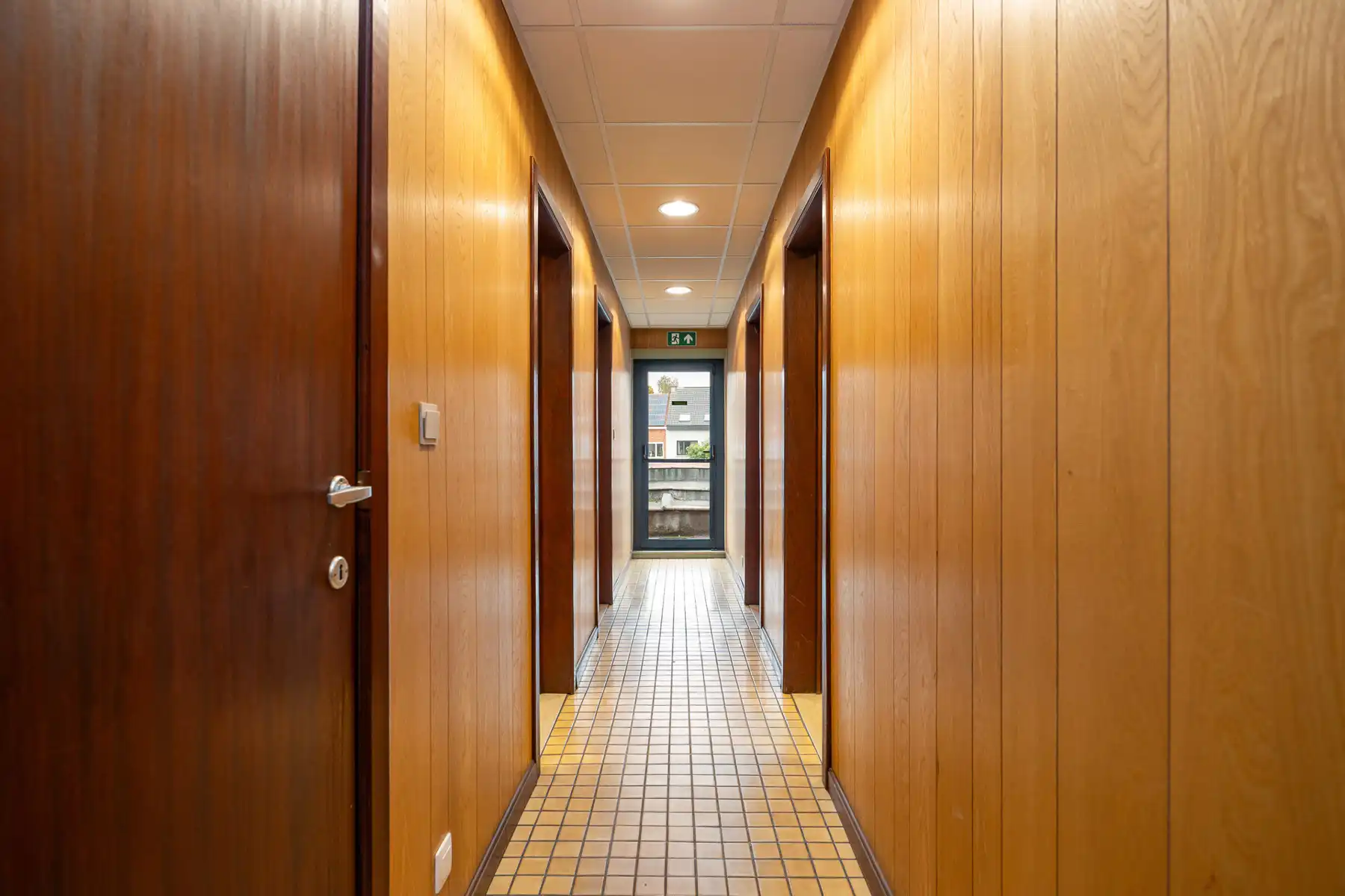 Kantoorgebouw met atelier op voll. bebouwd perceel van 528m² foto 19