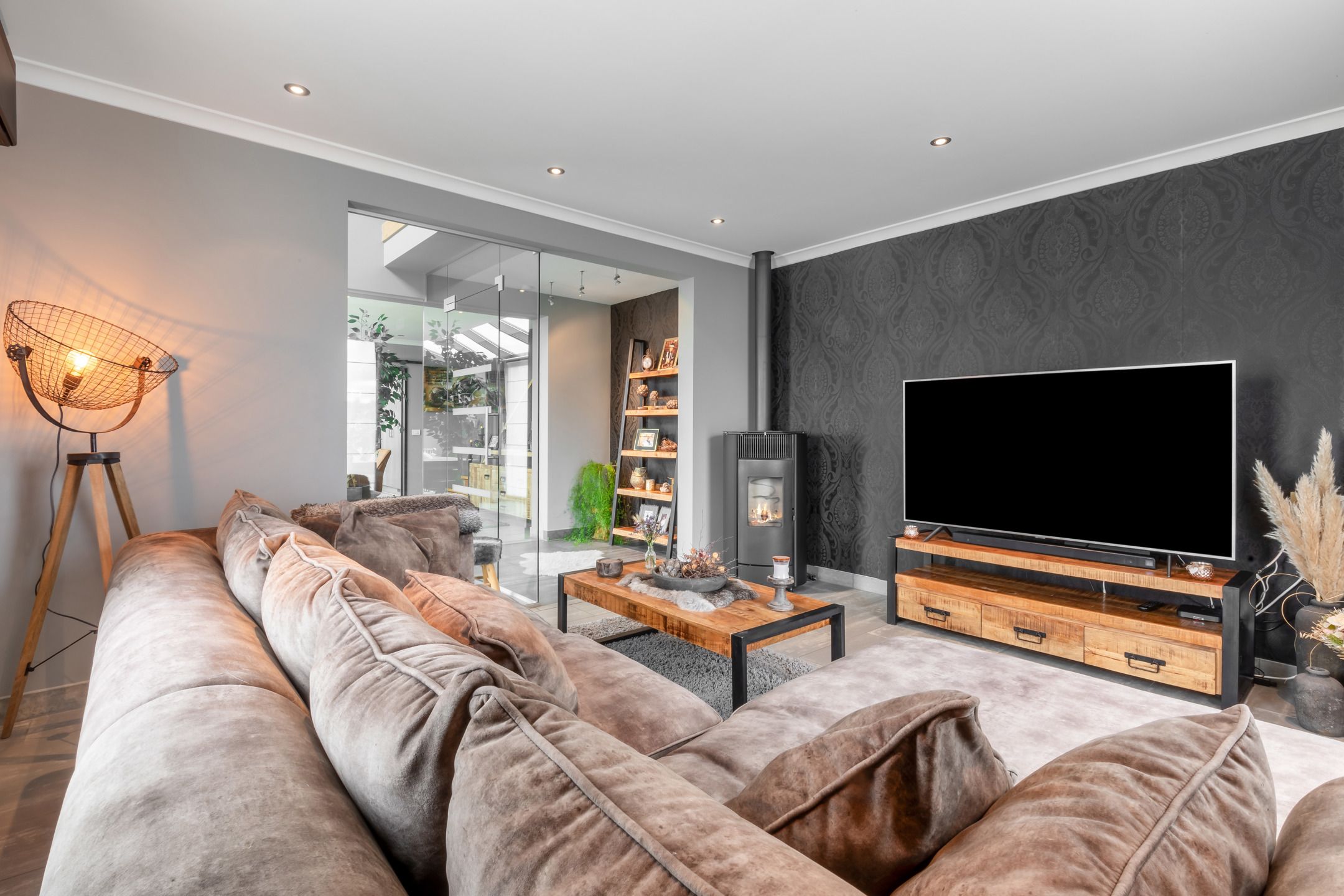 Recente woning met uitzicht op weilanden foto 7