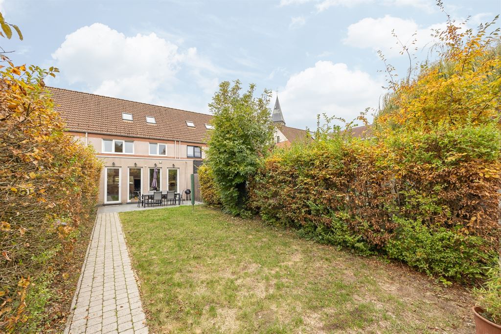 Energiezuininge woning in groene wijk foto 9