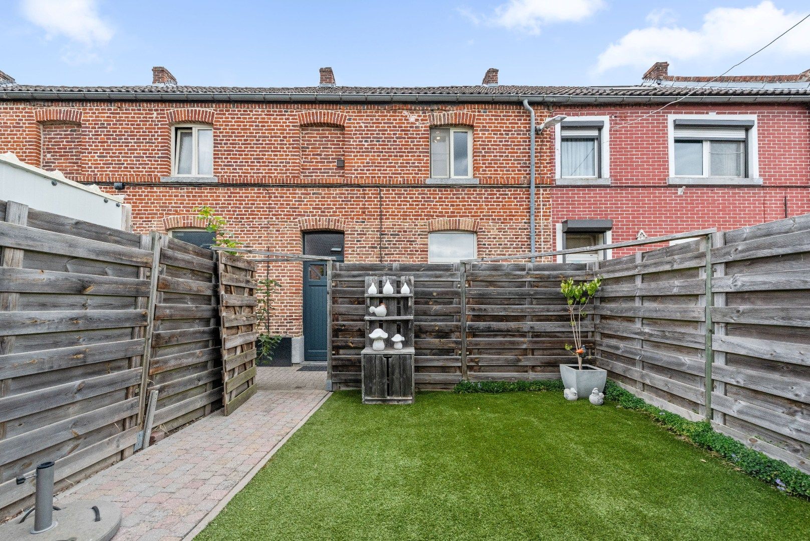 Instapklare, energiezuinige (EPC B) gezinswoning met privéparking en tuin foto 2