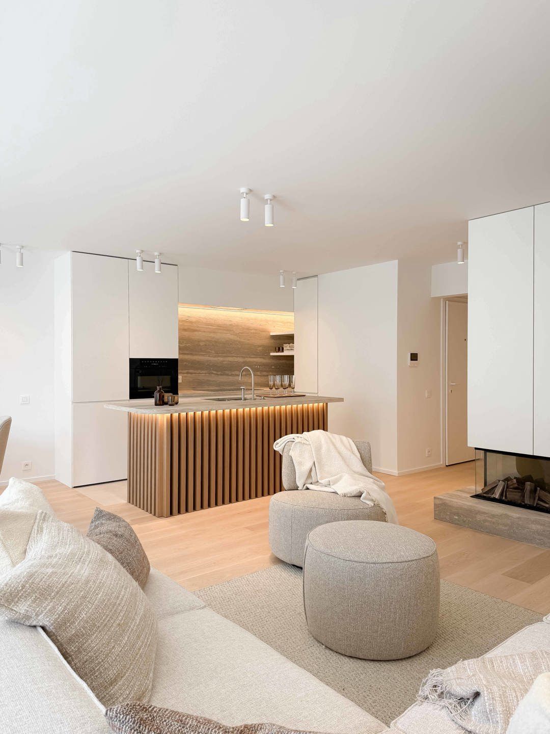 Volledig gerenoveerd appartement / Gemeubileerd / met garage foto 19