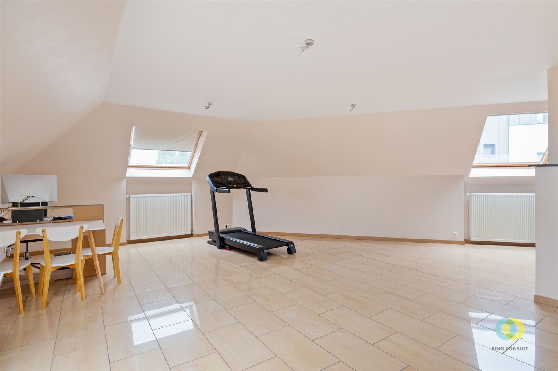 Zeer ruim duplex appartement foto 11