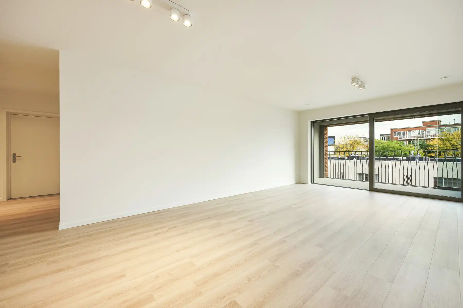 Nieuw appartement met 2 slaapkamers, terras en staanplaats! foto 3