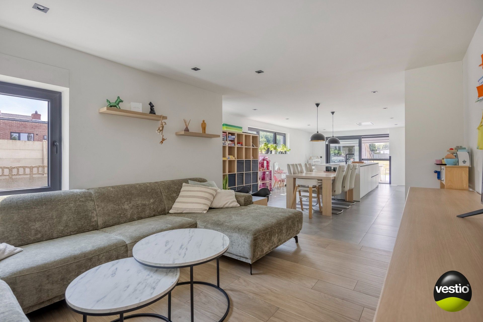 GERENOVEERDE, ENERGIEZUINIGE WONING OP RUSTIGE LOCATIE foto 3