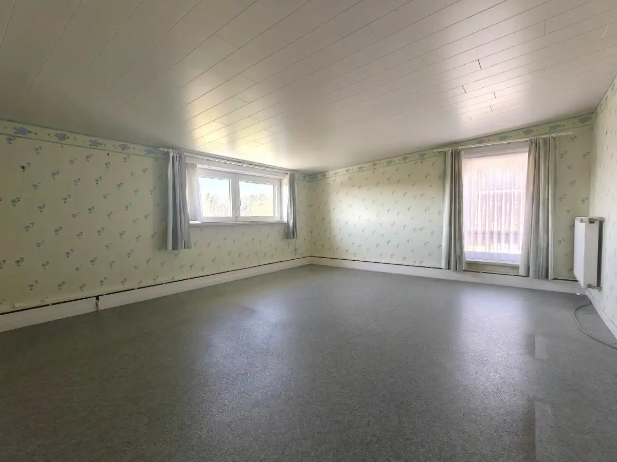 Zonnebeke - Ruime halfopen woning met 4 slaapkamers, bureel en grote tuin foto 10