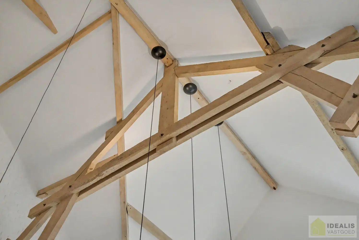 IDEALIS VASTGOED - EEN BIJZONDER HUIS, EEN BIJZONDERE LOCATIE, EEN UNIEKE KANS OM TE WONEN IN EEN AUTHENTIEK LANDHUIS MET EEN PRACHTIGE INRICHTING EN EEN HOOGWAARDDIGE AFWERKINGSGRAAD! foto 42