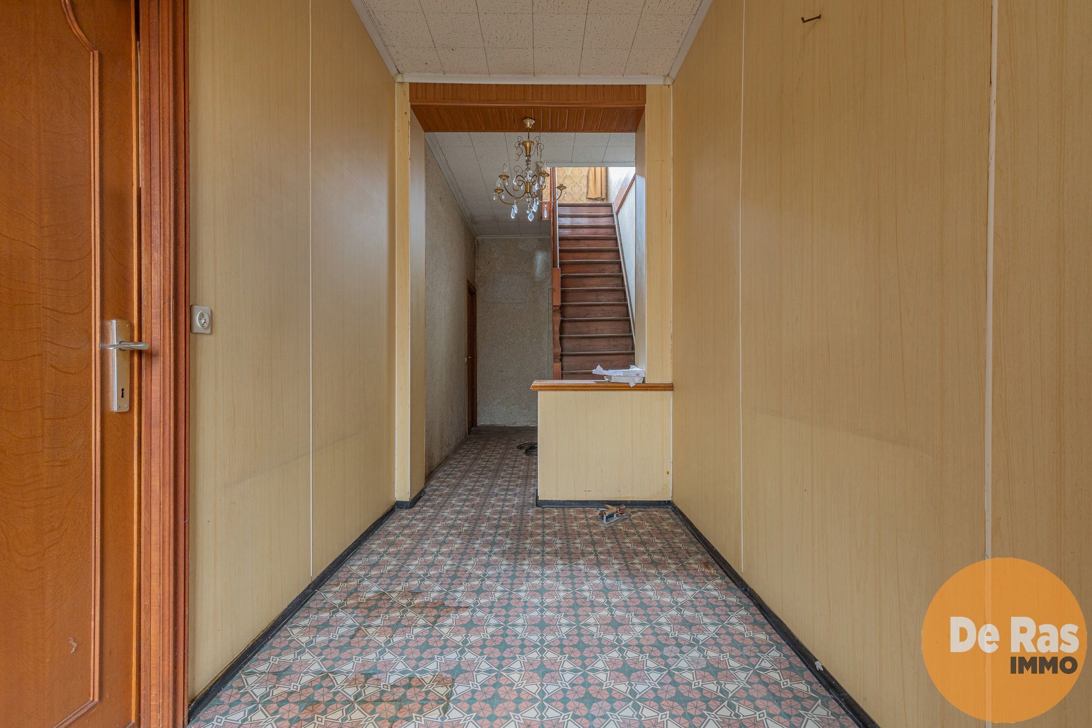 ZONNEGEM – Solide renovatiewoning met atelier/werkplaats  foto 3