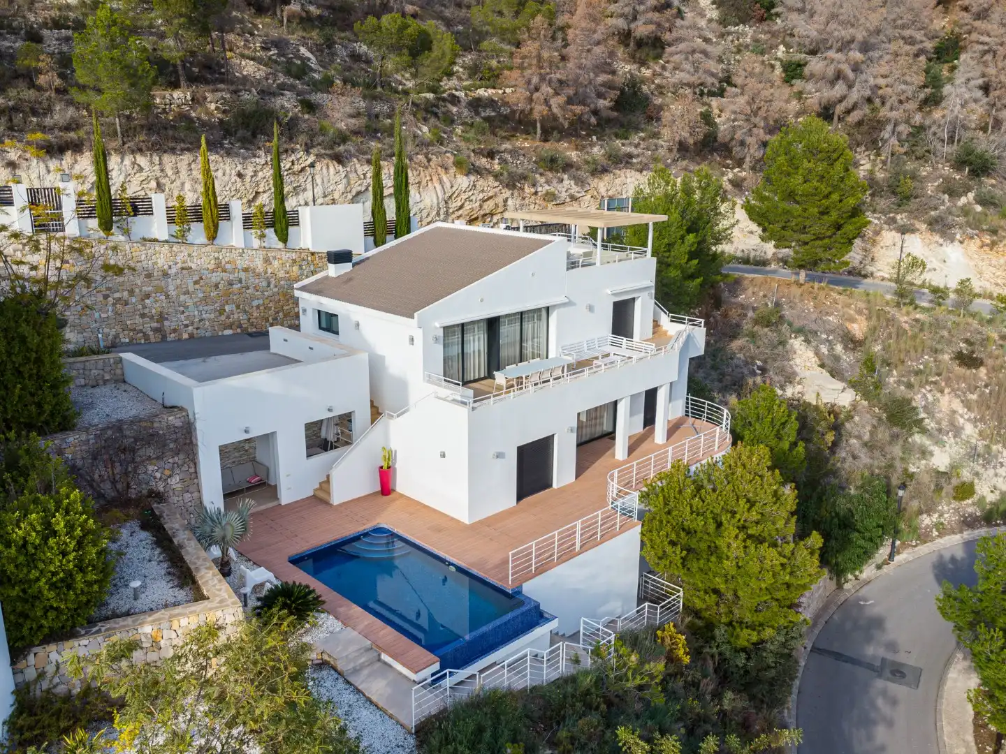 Azure Altea Homes – Exclusieve Villa met ongeëvenaarde uitzichten foto {{pictureIndex}}