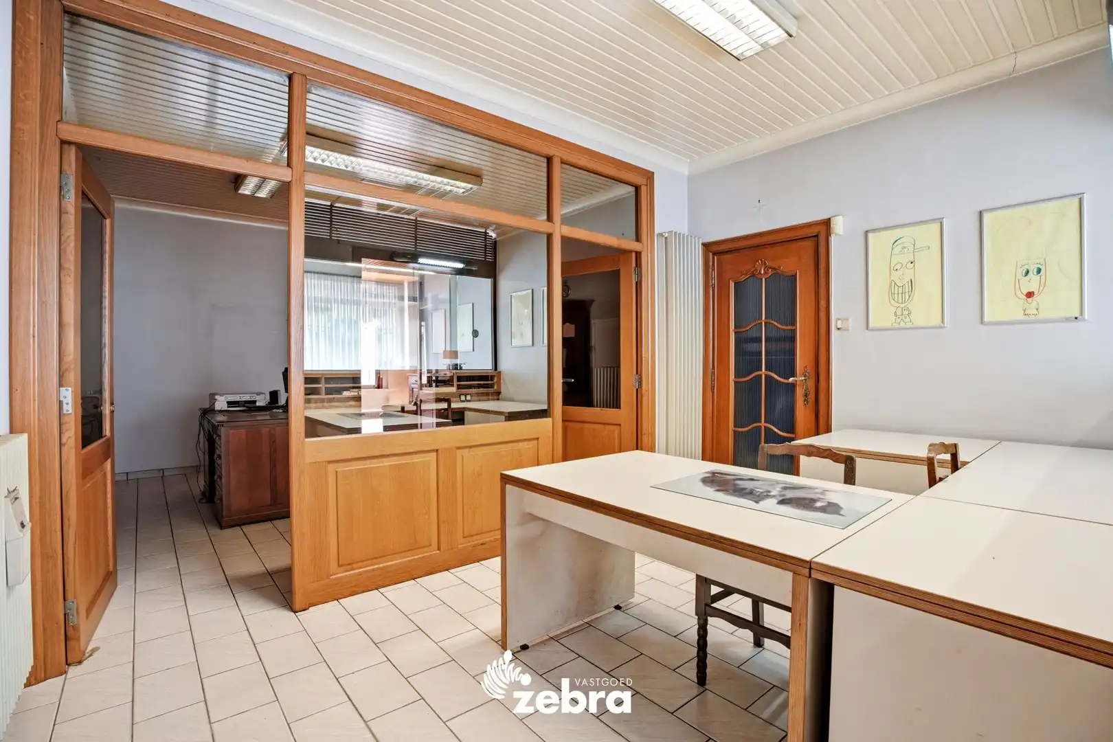 Ruime woning met 4 slaapkamers en tuin te Oostrozebeke! foto 4