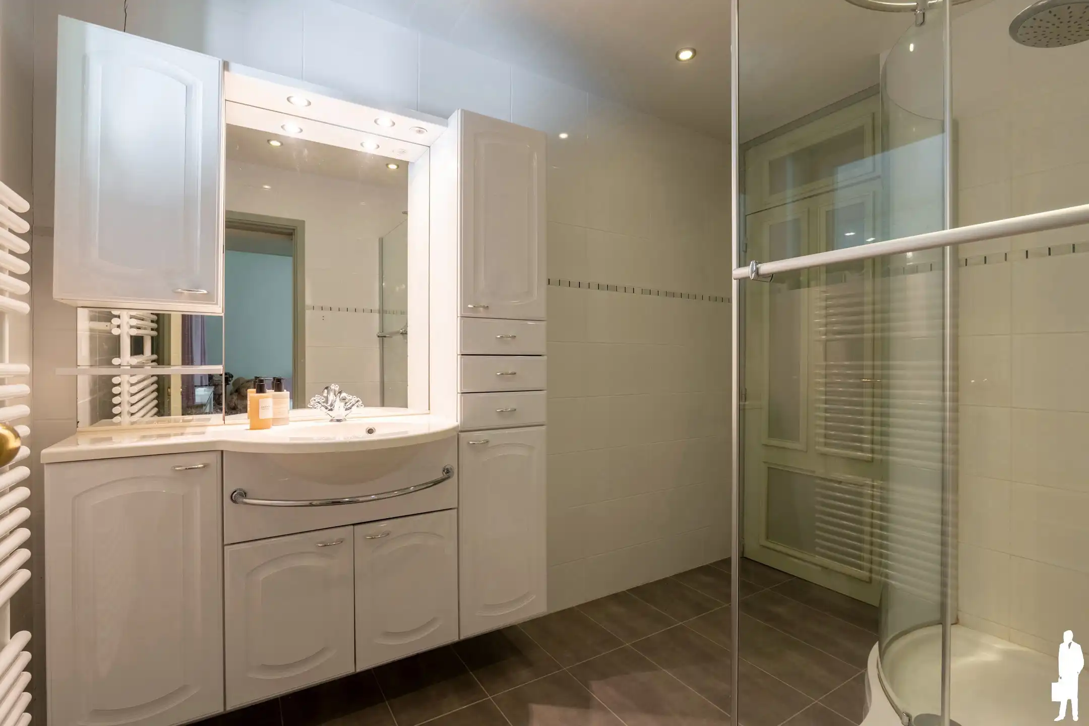 Renovatieproject op uitzonderlijk perceel van ca. 8.300 m² foto 19