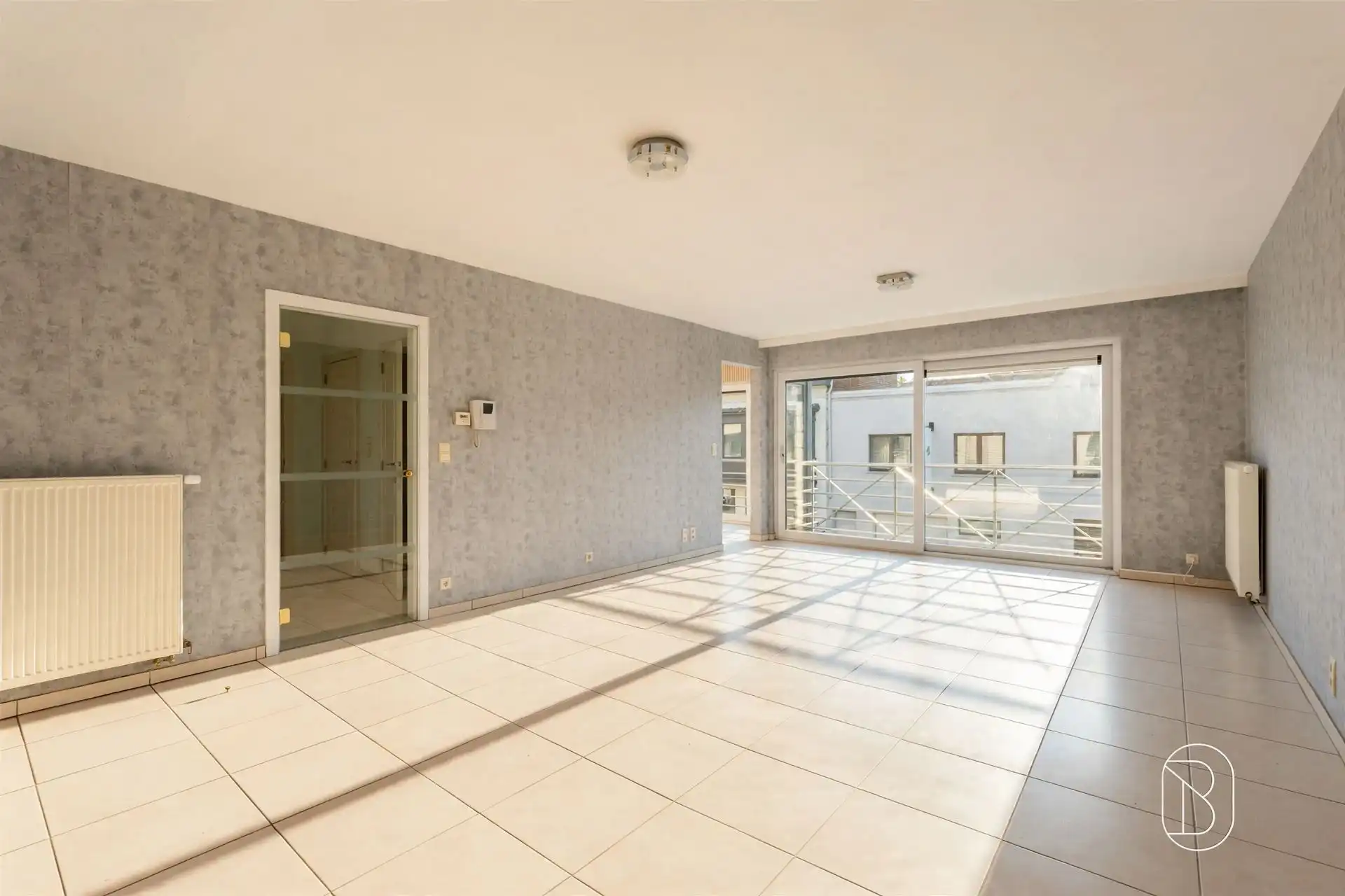 Ruim appartement met 2 slpk op topligging in Oostrozebeke foto 2