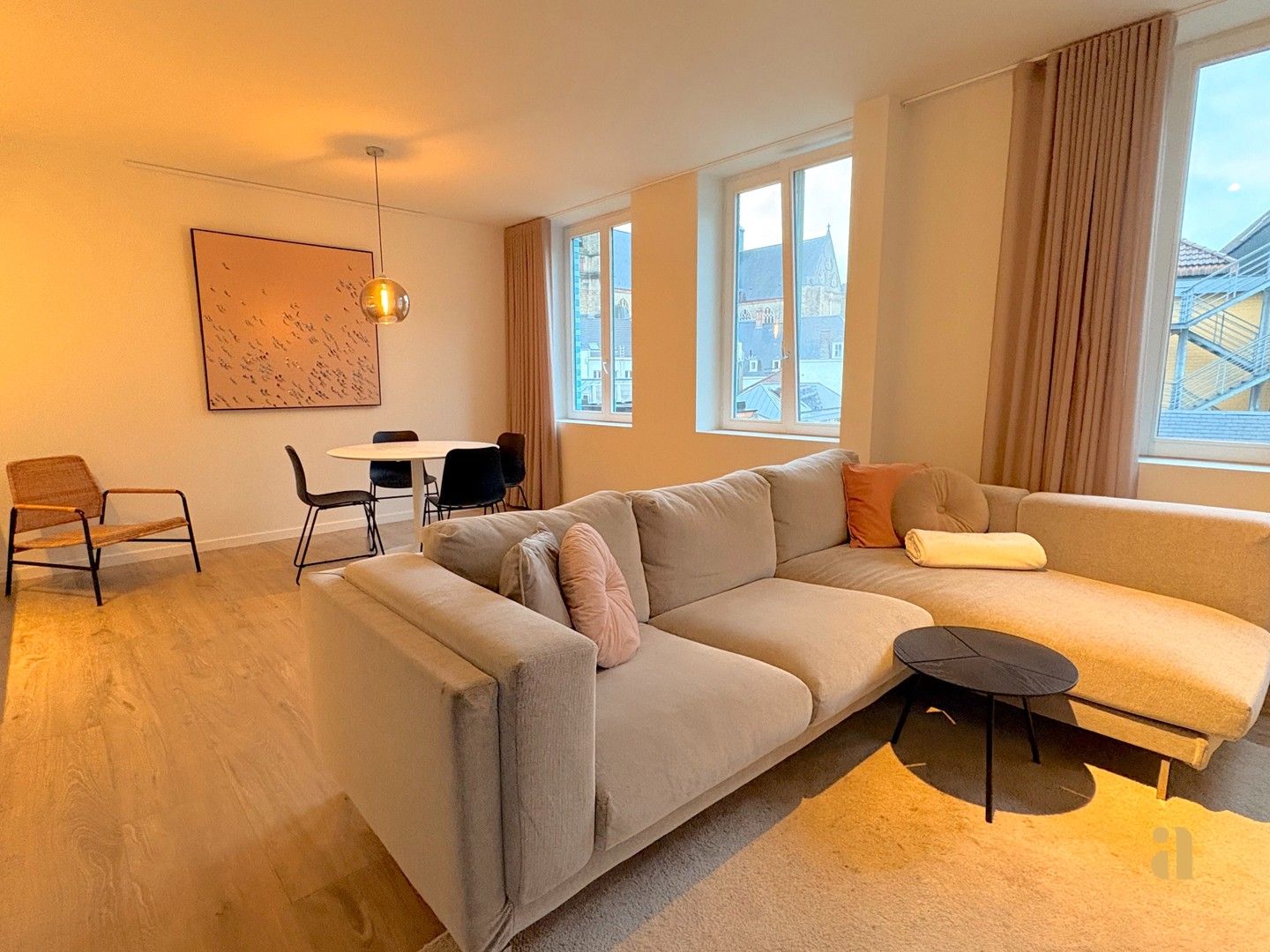 Luxueus gemeubeld appartement te huur foto {{pictureIndex}}