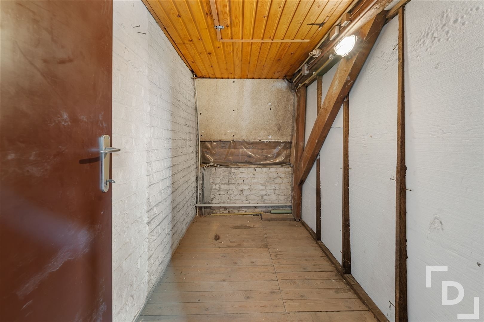 Ruime te renoveren woning te koop in Geluveld. foto 25