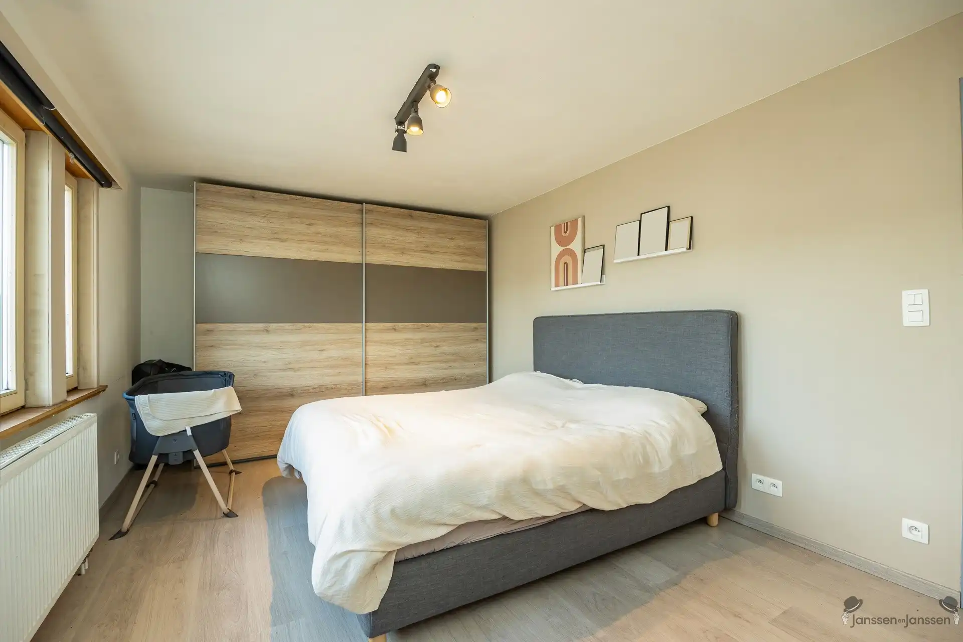 Ruime energiezuinige woning  in hartje Hamme foto 10