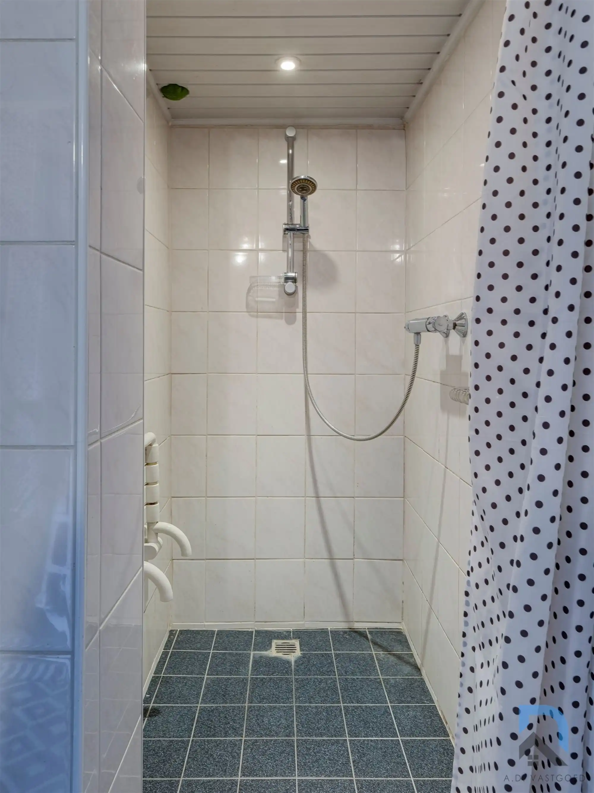 Woning op toplocatie met grote tuin foto 10