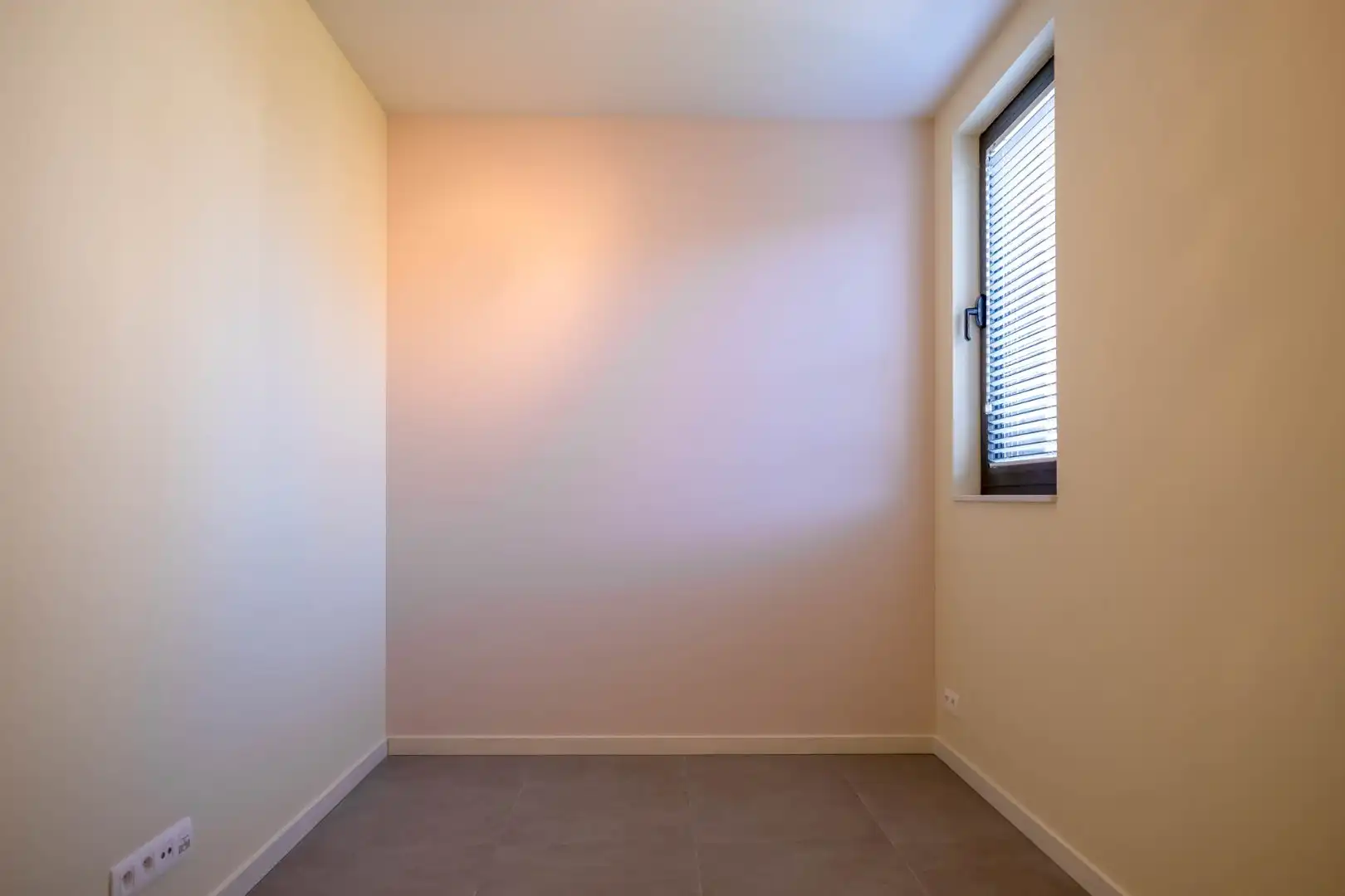 Appartement met twee slaapkamers en terras foto 8