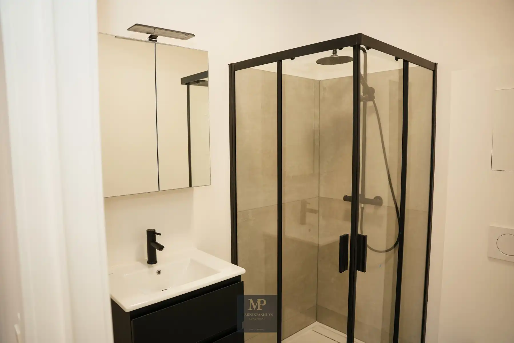 Volledig gerenoveerde studentenkamer nabij Park Spoor Noord foto 5