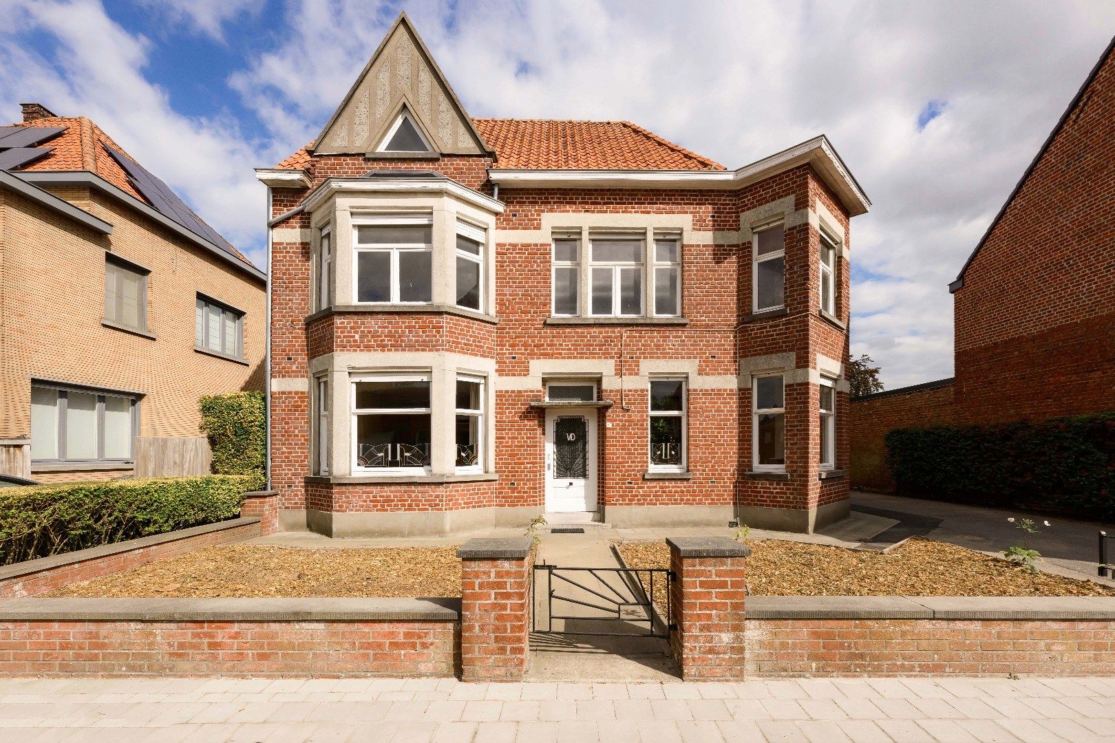 KARAKTERVOLLE INTERBELLUM VILLA OP 1.187 m² IN HARTJE ARDOOIE foto 5