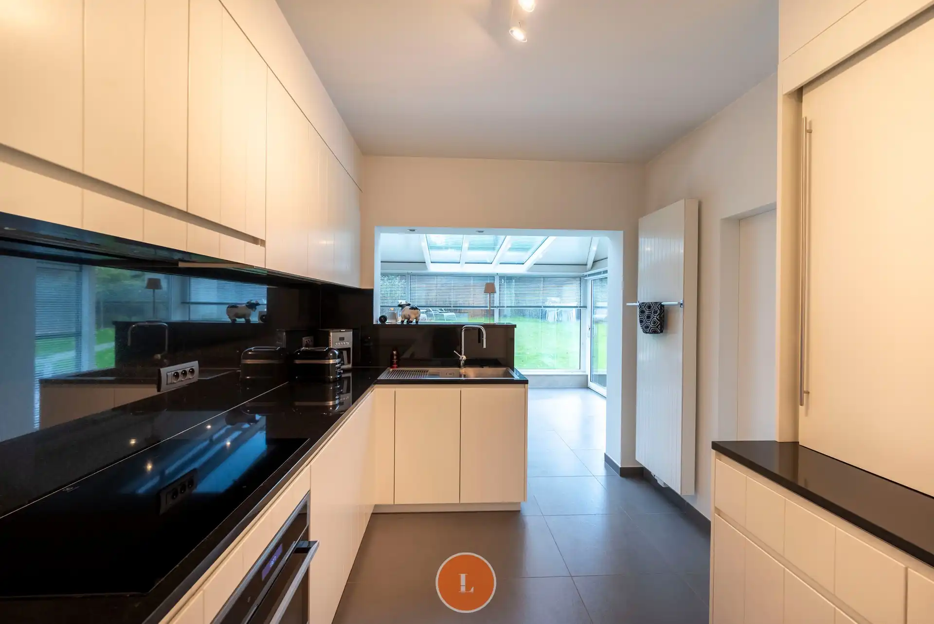 Ruime en rustige gelegen woning op een perceel van 445m² foto 6