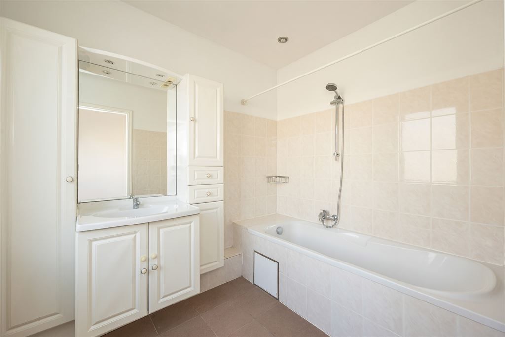 Super centraal, instapklaar appartement met terras foto 2